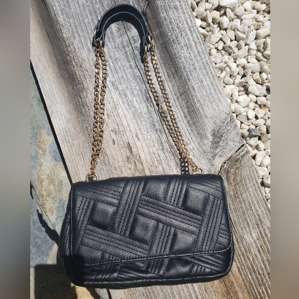 BLACK & GOLD CROSSBODY PURSE - OLIVIA MILLER